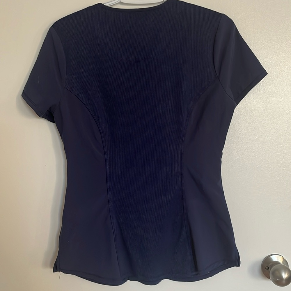 Cherokee Inifinity scrub top - Picture 3 of 4